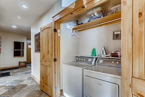 Mount Victoria Lodge #d 3 Bedroom Condo by RedAwning