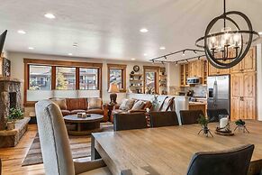 Mount Victoria Lodge #d 3 Bedroom Condo by RedAwning