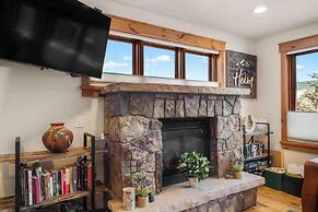 Mount Victoria Lodge #d 3 Bedroom Condo by RedAwning