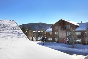 Mount Victoria Lodge #d 3 Bedroom Condo by RedAwning