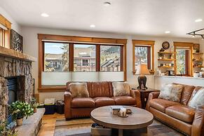 Mount Victoria Lodge #d 3 Bedroom Condo by RedAwning