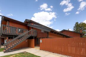 Mountainside  229e 1 Bedroom Condo by RedAwning