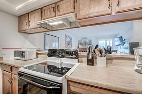 Mountainside  229e 1 Bedroom Condo by RedAwning