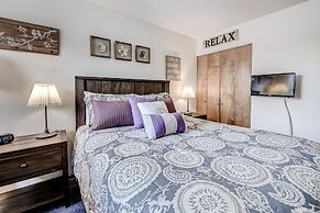 Mountainside  229e 1 Bedroom Condo by RedAwning