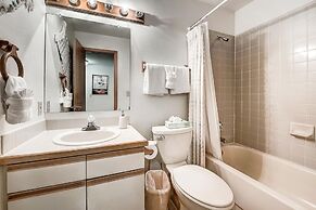 Mountainside House 673 4 Bedroom Home by RedAwning