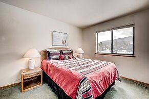 Mountainside House 673 4 Bedroom Home by RedAwning