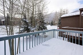 Mountainside House 673 4 Bedroom Home by RedAwning