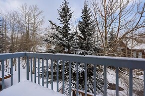 Mountainside House 673 4 Bedroom Home by RedAwning