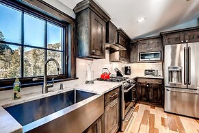 Frisco Street House 100 4 Bedroom Home by RedAwning