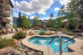 Passage Point  311 1 Bedroom Condo by RedAwning