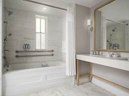 Beach Village at The Del, LXR Hotels & Resorts