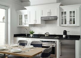 Beach Village at The Del, LXR Hotels & Resorts