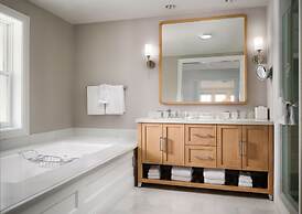 Beach Village at The Del, LXR Hotels & Resorts