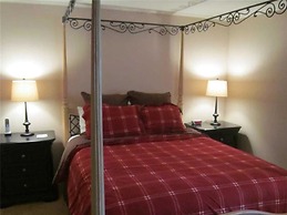 Slopeside Chalet - 6 Bedrooms Home