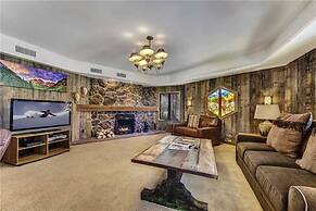 Slopeside Chalet - 6 Bedrooms Home