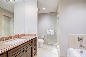 Iconic 5 Bedroom Penthouse at the Ritz-Carlton by RedAwning - Save 20%