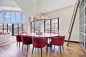Iconic 5 Bedroom Penthouse at the Ritz-Carlton by RedAwning - Save 20%