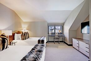 Iconic 5 Bedroom Penthouse at the Ritz-Carlton by RedAwning - Save 20%