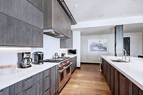 Iconic 5 Bedroom Penthouse at the Ritz-Carlton by RedAwning - Save 20%