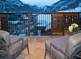 Luxurious Chalet w/ Private Elevator by RedAwning - Save 20% on 7+ Nig