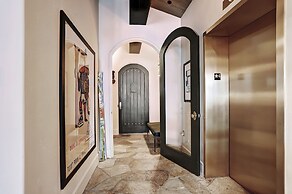 Luxurious Chalet w/ Private Elevator by RedAwning - Save 20% on 7+ Nig