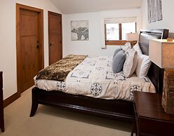 Lavish 3br 3.5ba Bachelor Gulch  Steps To Lifts 3 Bedroom Condo by Red