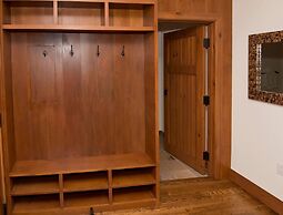 Lavish 3br 3.5ba Bachelor Gulch  Steps To Lifts 3 Bedroom Condo by Red