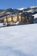 Stunning penthouse with 3,600 sq. ft. of luxury! by RedAwning - Save 2