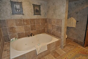 Stunning penthouse with 3,600 sq. ft. of luxury! by RedAwning - Save 2