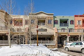 Village , Walk To Slopes, Heated Pool Access 1 Bedroom Condo by RedAwn