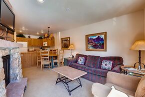 Village , Walk To Slopes, Heated Pool Access 1 Bedroom Condo by RedAwn