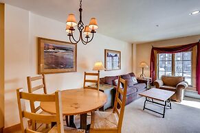 Village , Walk To Slopes, Heated Pool Access 1 Bedroom Condo by RedAwn