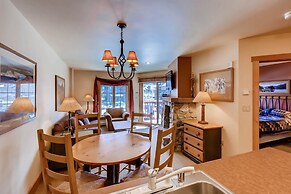 Village , Walk To Slopes, Heated Pool Access 1 Bedroom Condo by RedAwn