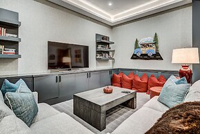 Luxury renovation! Ski-in/Ski-out 5 Br Private Townhome, Top of Bachel