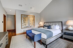 Luxury renovation! Ski-in/Ski-out 5 Br Private Townhome, Top of Bachel