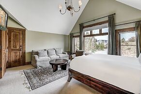 Luxury renovation! Ski-in/Ski-out 5 Br Private Townhome, Top of Bachel
