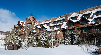 Luxury renovation! Ski-in/Ski-out 5 Br Private Townhome, Top of Bachel