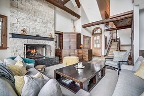 Luxury renovation! Ski-in/Ski-out 5 Br Private Townhome, Top of Bachel