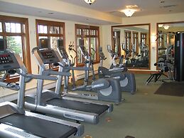 Luxury renovation! Ski-in/Ski-out 5 Br Private Townhome, Top of Bachel