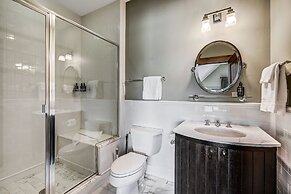 Luxury renovation! Ski-in/Ski-out 5 Br Private Townhome, Top of Bachel