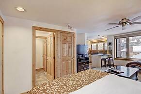 Ski-in/ski-out Studio W/snowy Alpine Views - Walk To Main St Studio Be