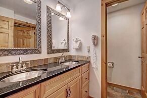 Ski-in/ski-out Studio W/snowy Alpine Views - Walk To Main St Studio Be