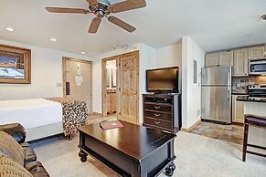 Ski-in/ski-out Studio W/snowy Alpine Views - Walk To Main St Studio Be