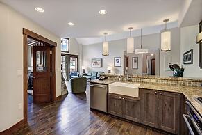 Penthouse 4 Bedroom  At Base Of Peak 8 Condo by RedAwning