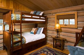 Private Unique On-mtn  4br 4ba 4 Bedroom Cabin by RedAwning