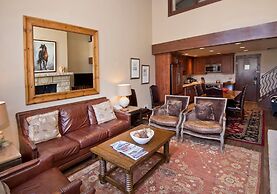Premier Mountainside 2 BR Condo at Lodge at Vail by RedAwning - Save 2