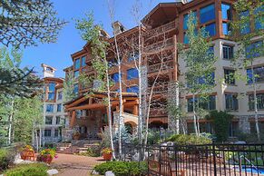 Spacious 4br 4.5ba  Ski In/out-stay +7 Nights 4 Bedroom Condo by RedAw