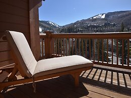 Spacious 4br 4.5ba  Ski In/out-stay +7 Nights 4 Bedroom Condo by RedAw