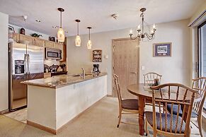 Warm + Inviting 2br Winter Escape-perfectly Located Downtown 2 Bedroom