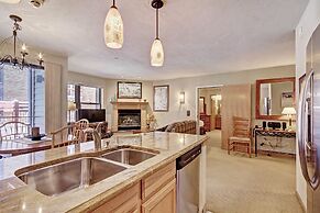 Warm + Inviting 2br Winter Escape-perfectly Located Downtown 2 Bedroom